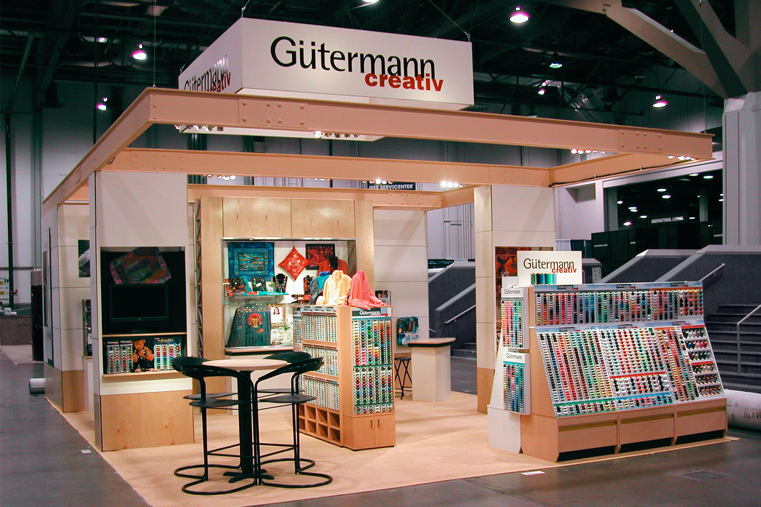Custom modular trade show booth for textile manufacturing company