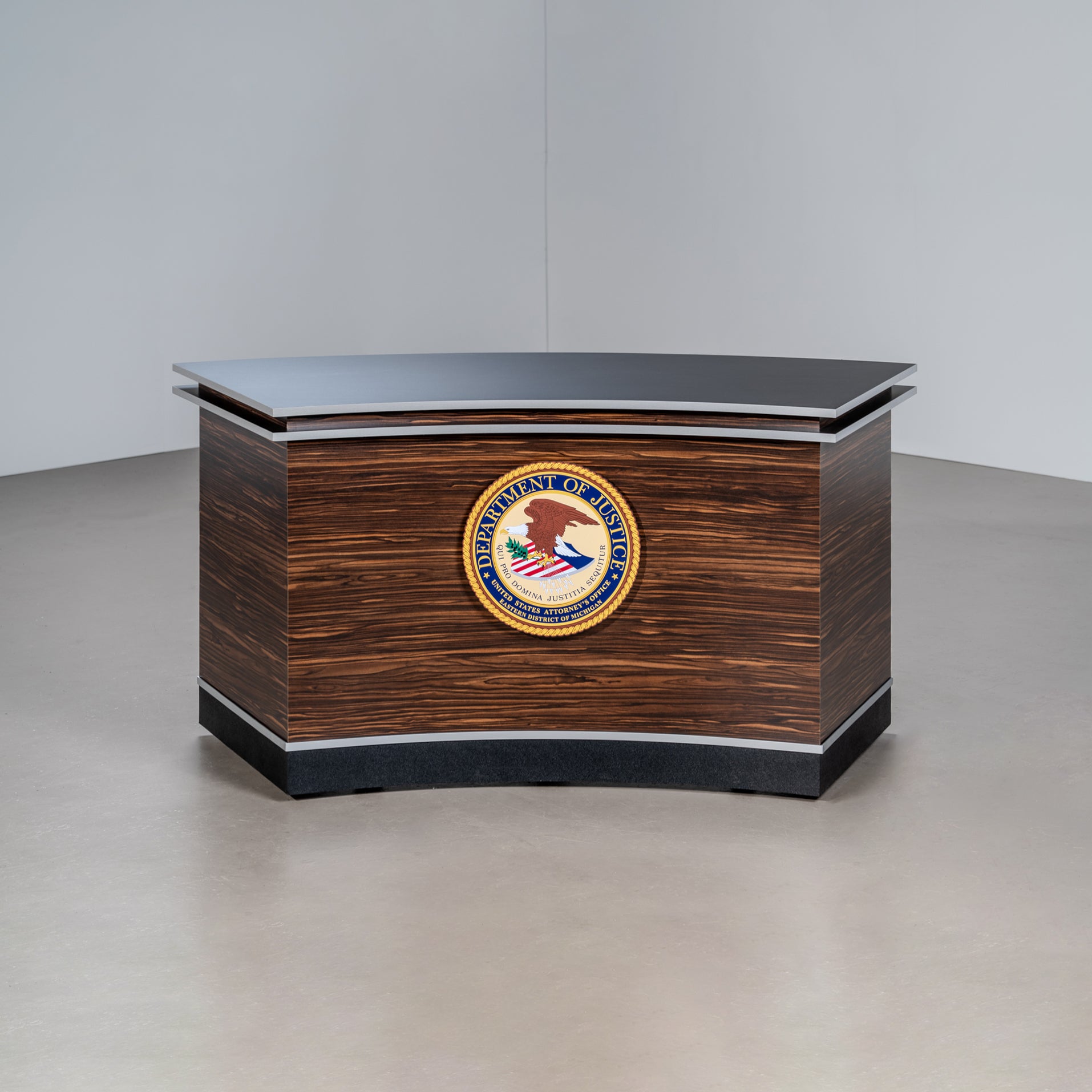 Medium Curve Desk